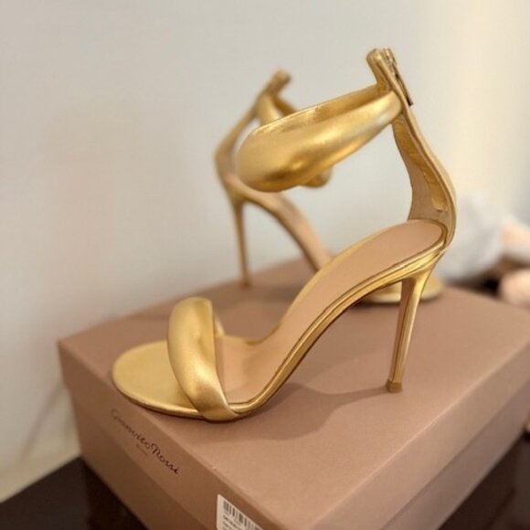 GIANVITO ROSSI BIJOUX Size 37.5 GOLD METALLIC LEATHER SANDALS - Picture 14 of 16